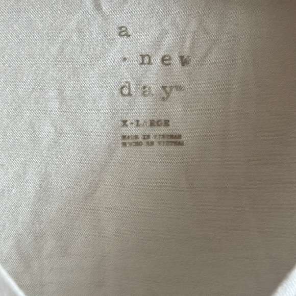 A New Day Women's Short Sleeve V-Neck T-Shirt Size X-Large - Picture 6 of 7